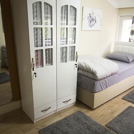Отель Istanbul Erasmus House Экстерьер фото
