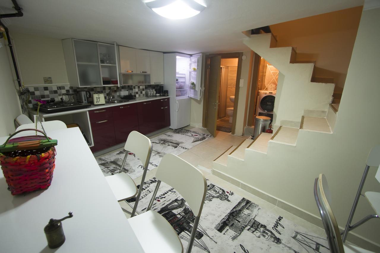 Отель Istanbul Erasmus House Экстерьер фото