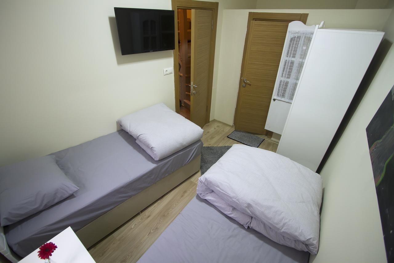 Отель Istanbul Erasmus House Экстерьер фото