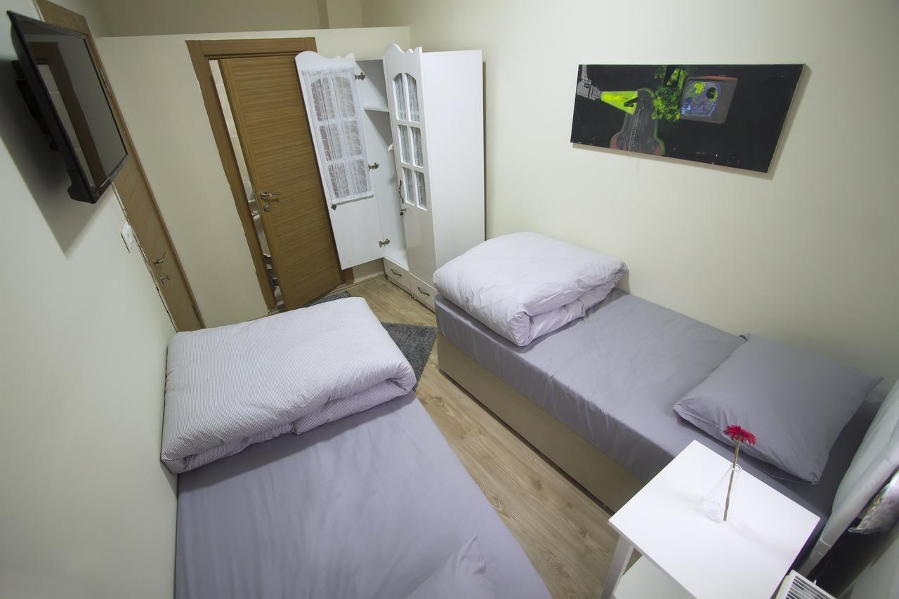 Отель Istanbul Erasmus House Экстерьер фото