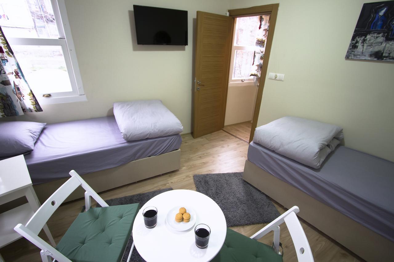 Отель Istanbul Erasmus House Экстерьер фото