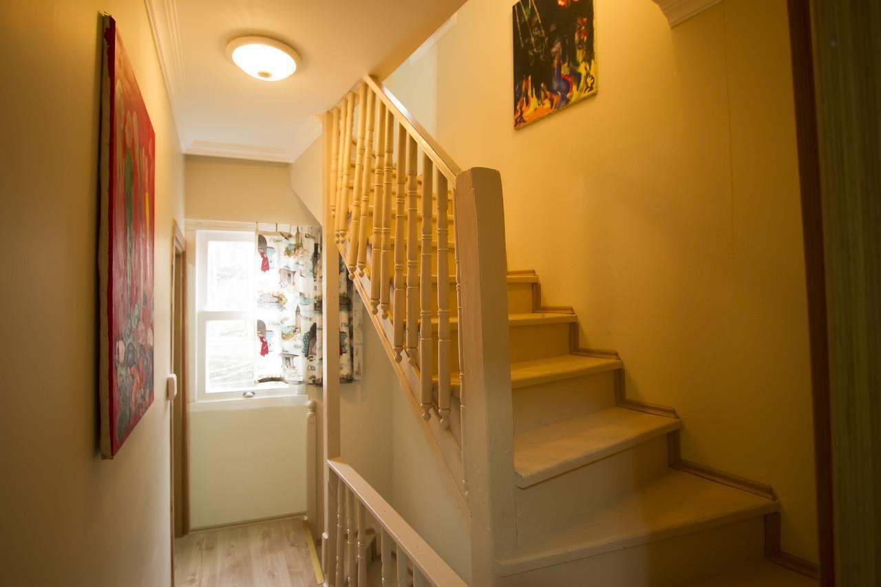 Отель Istanbul Erasmus House Экстерьер фото