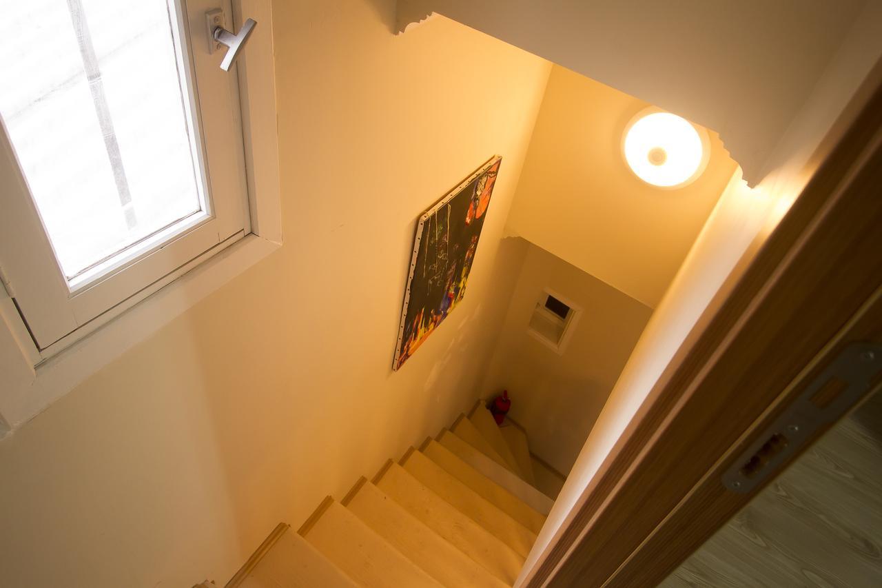 Отель Istanbul Erasmus House Экстерьер фото