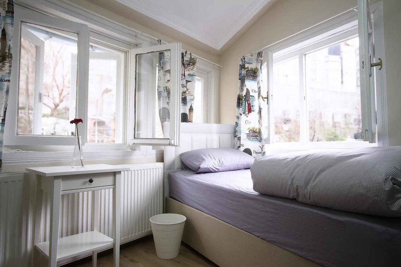 Отель Istanbul Erasmus House Экстерьер фото